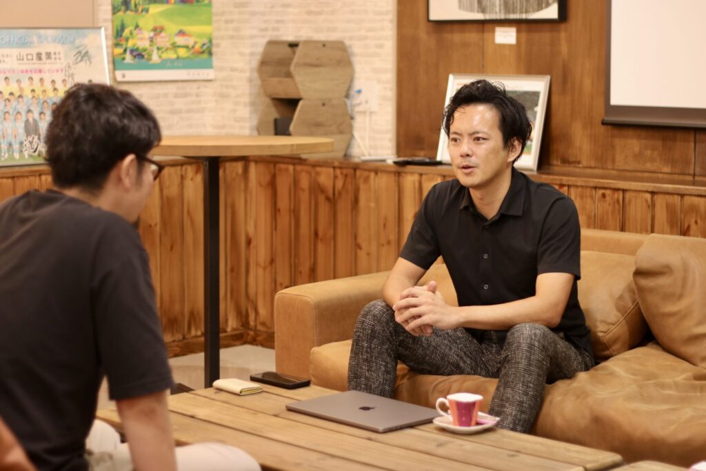 山口産業株式会社 橋本夢有満さん、株式会社マスドライバー 牧野徹郎