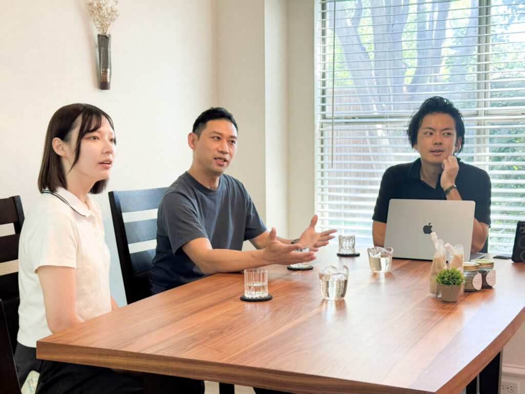 (左から)株式会社マスドライバー 西城 玲菜、HAKKO CRAFT CO.平野 拓也さん、株式会社マスドライバー 代表 牧野徹郎